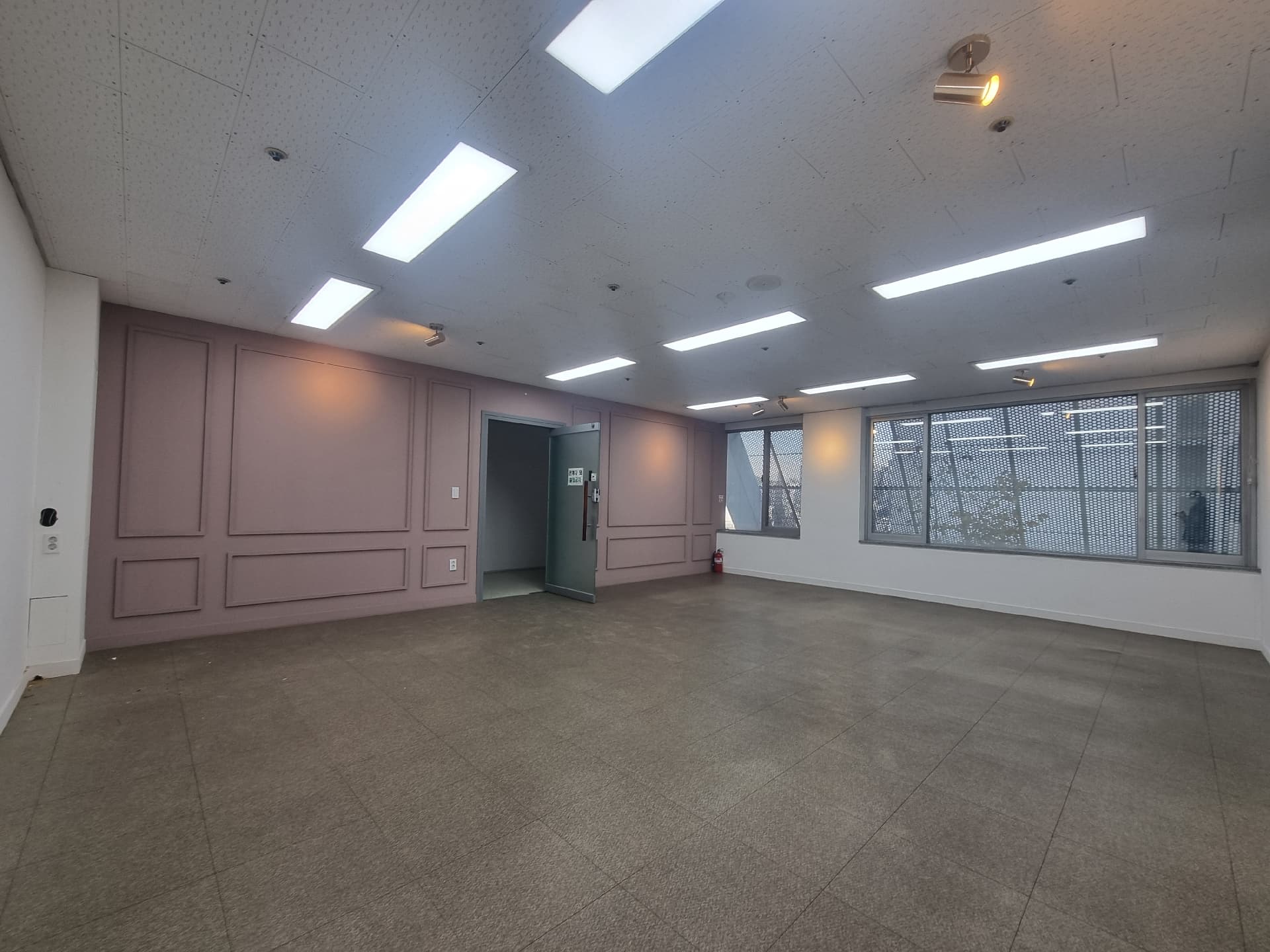 부산광역시 부산진구 부전동 사무실 - 1