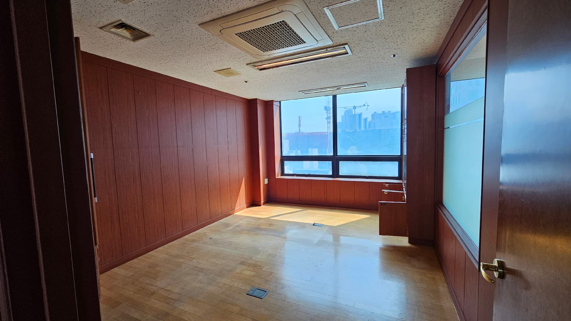 부산광역시 연제구 거제동 사무실 썸네일 6