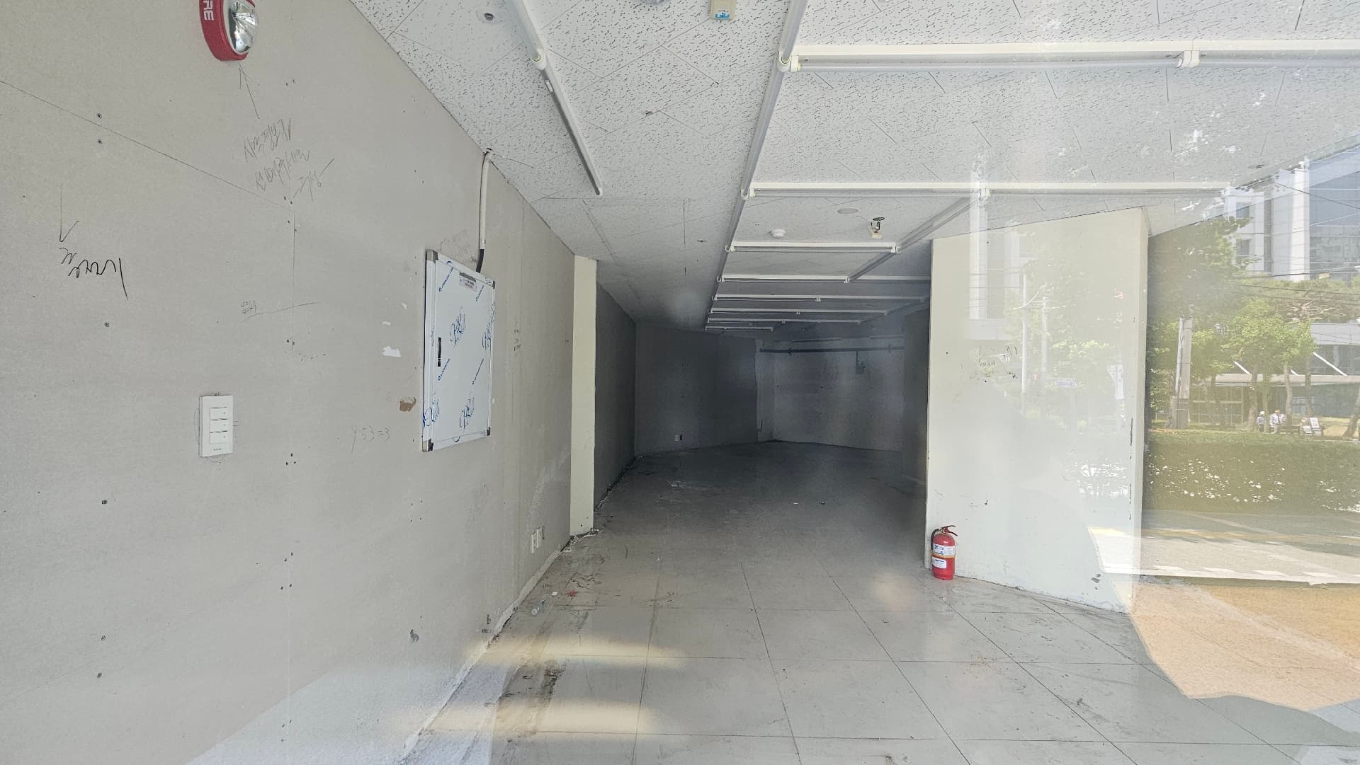 부산광역시 연제구 연산동 상가 - 1