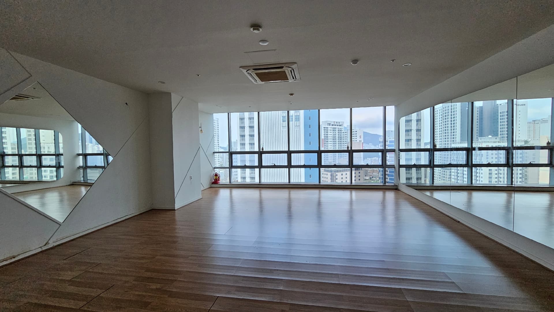 부산광역시 연제구 연산동 사무실 - 1