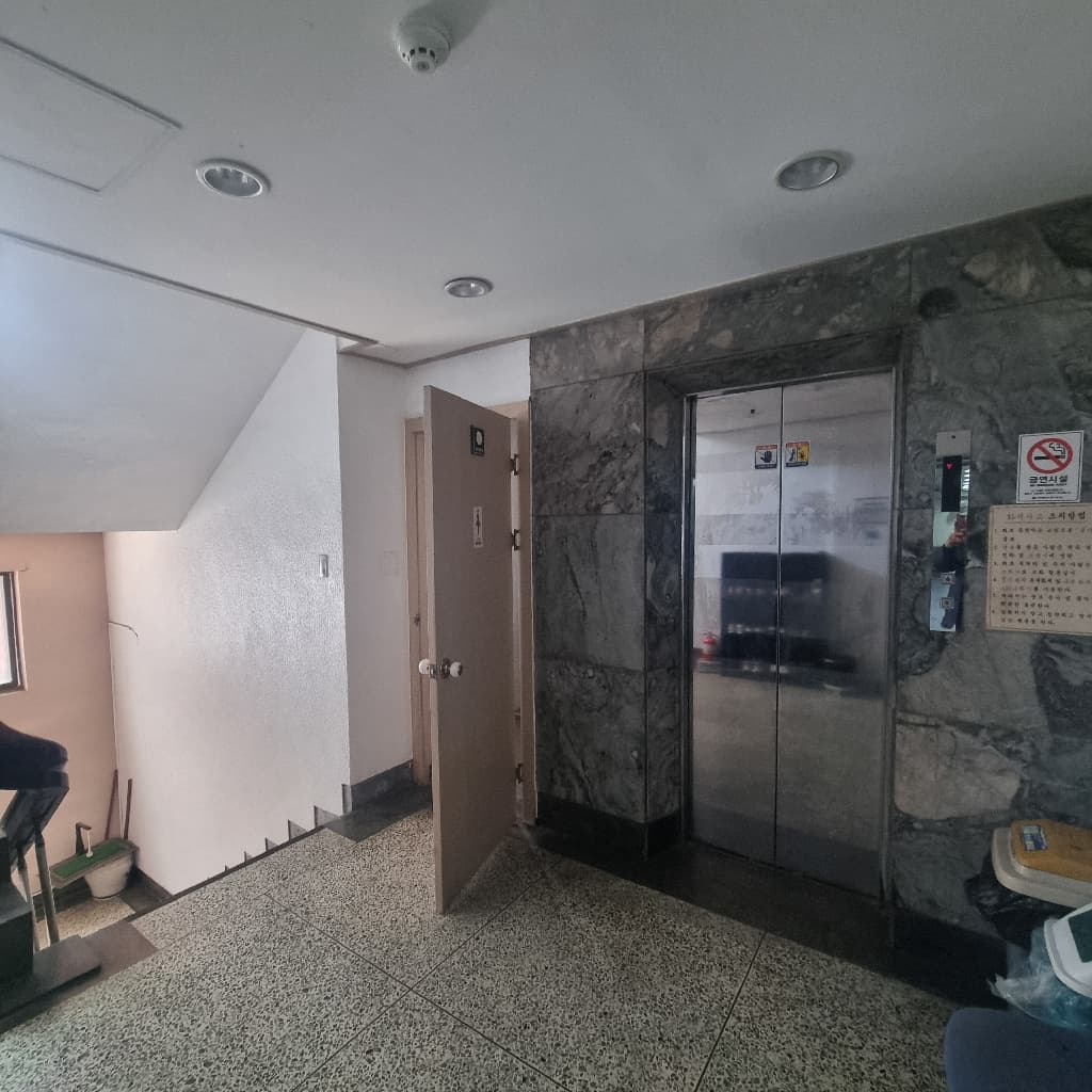 부산광역시 동구 초량동 건물 - 1