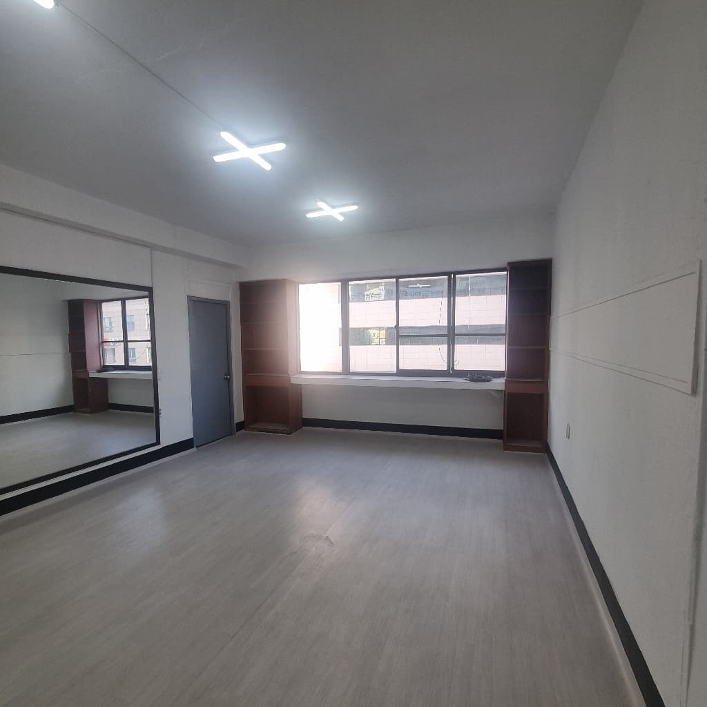 부산광역시 동구 초량동 사무실 - 1