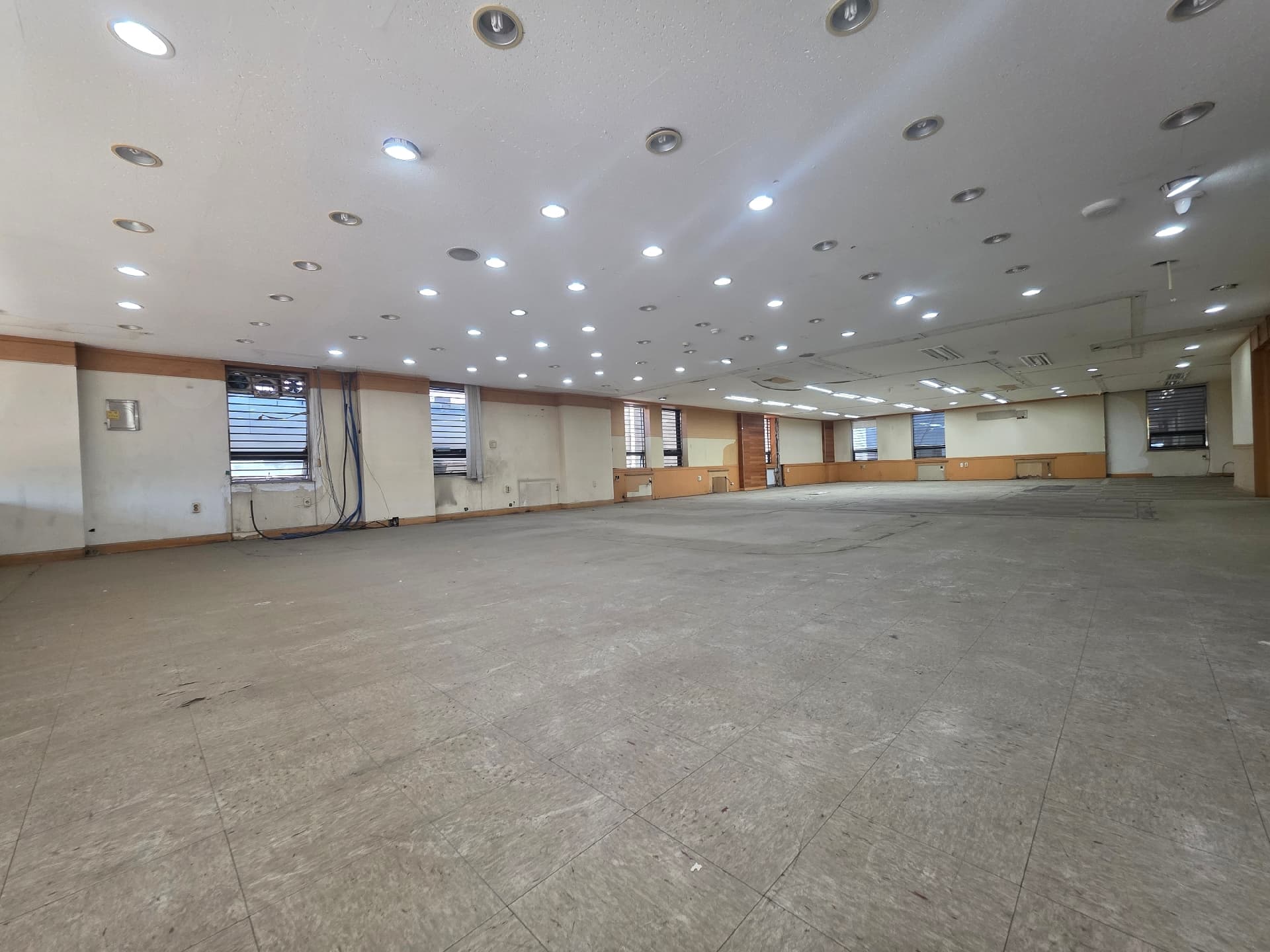 부산광역시 동구 수정동 사무실 - 1