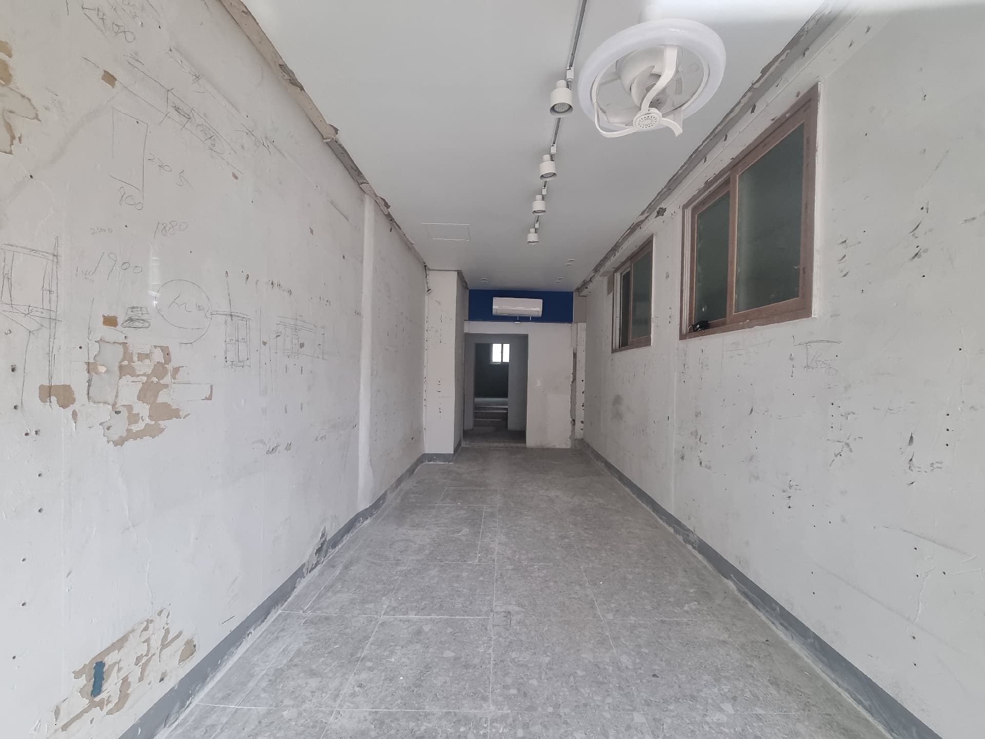 부산광역시 동구 수정동 상가 - 1