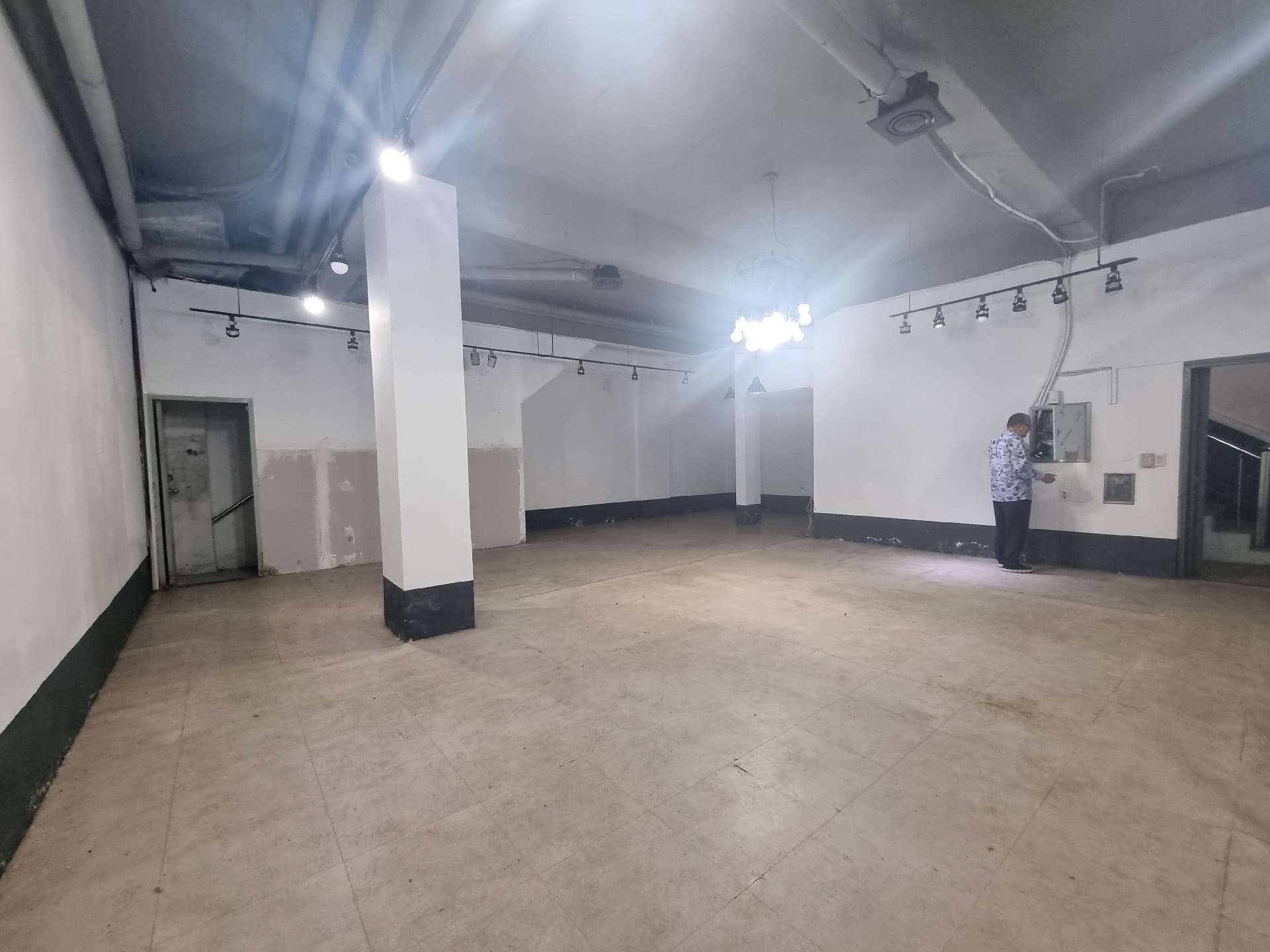 부산광역시 동구 초량동 사무실 - 1