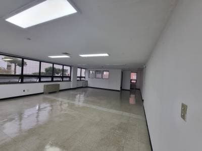 부산광역시 동구 초량동 1212-5번지  사무실