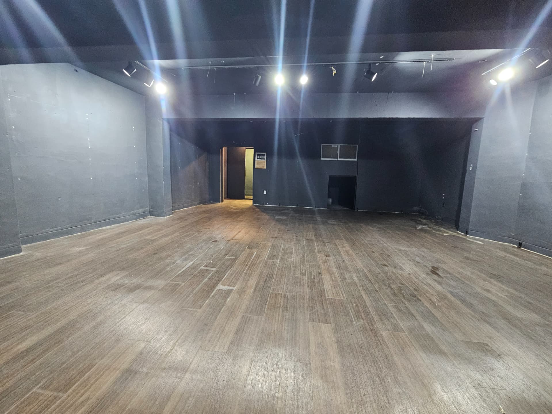 부산광역시 부산진구 전포동 상가 - 1