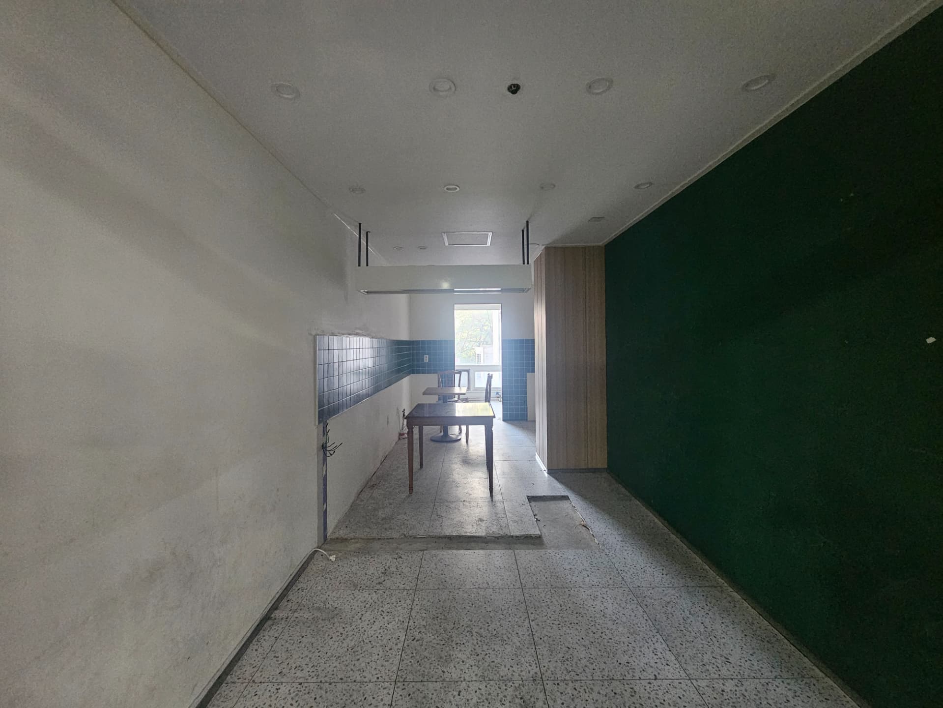 부산광역시 남구 대연동 상가 - 1