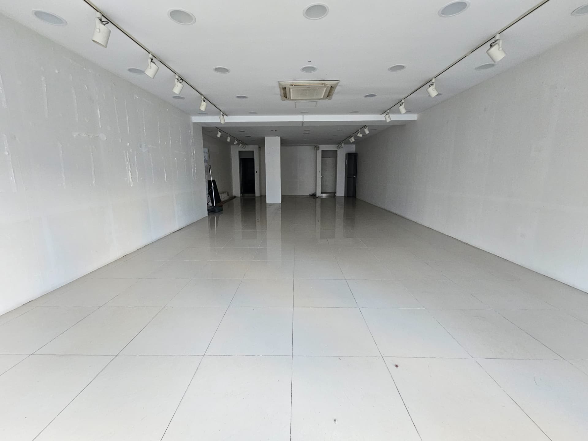 부산광역시 부산진구 범천동 상가 - 1