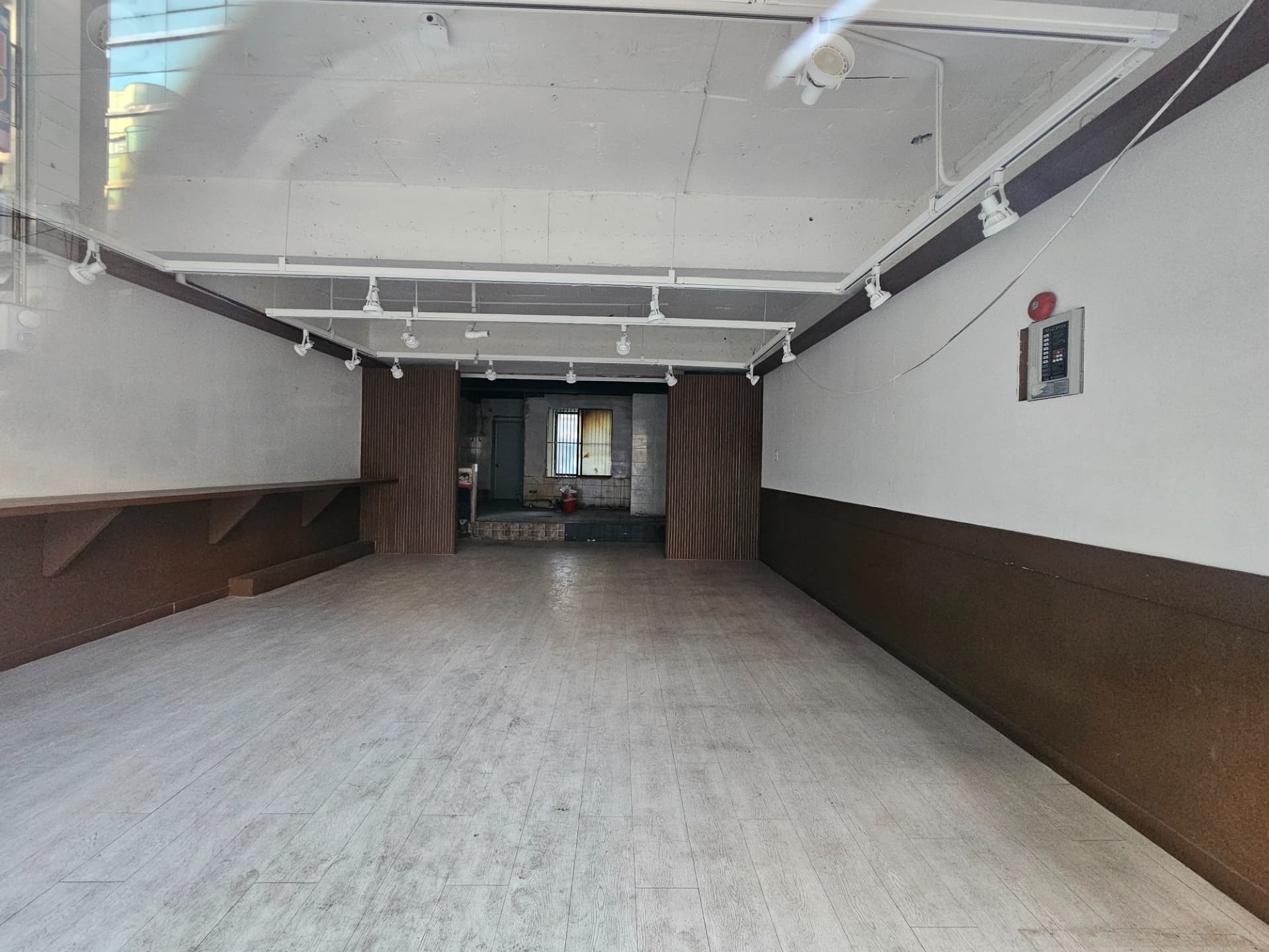 부산광역시 남구 대연동 상가 - 1