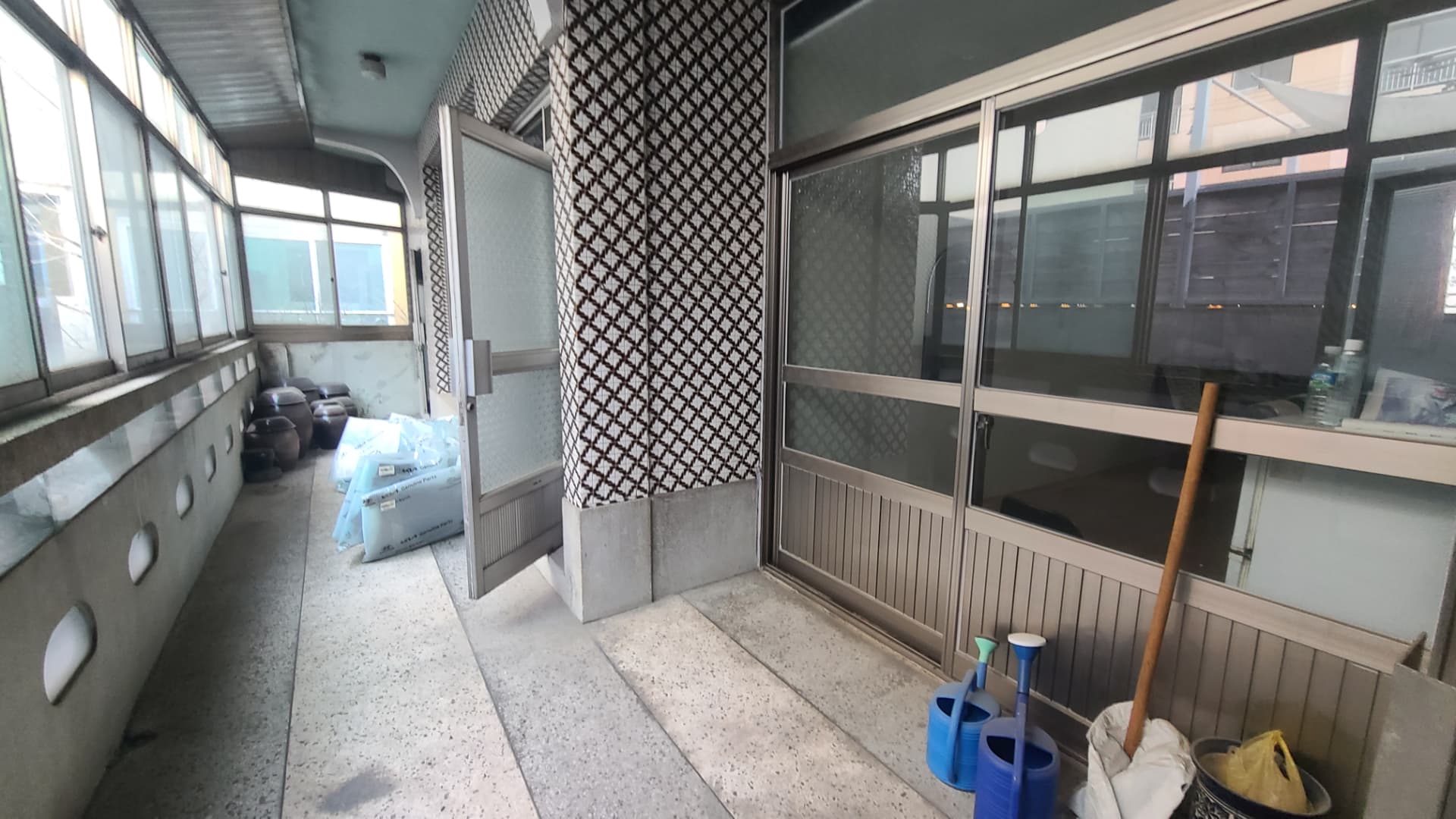 부산광역시 부산진구 전포동 상가 - 1