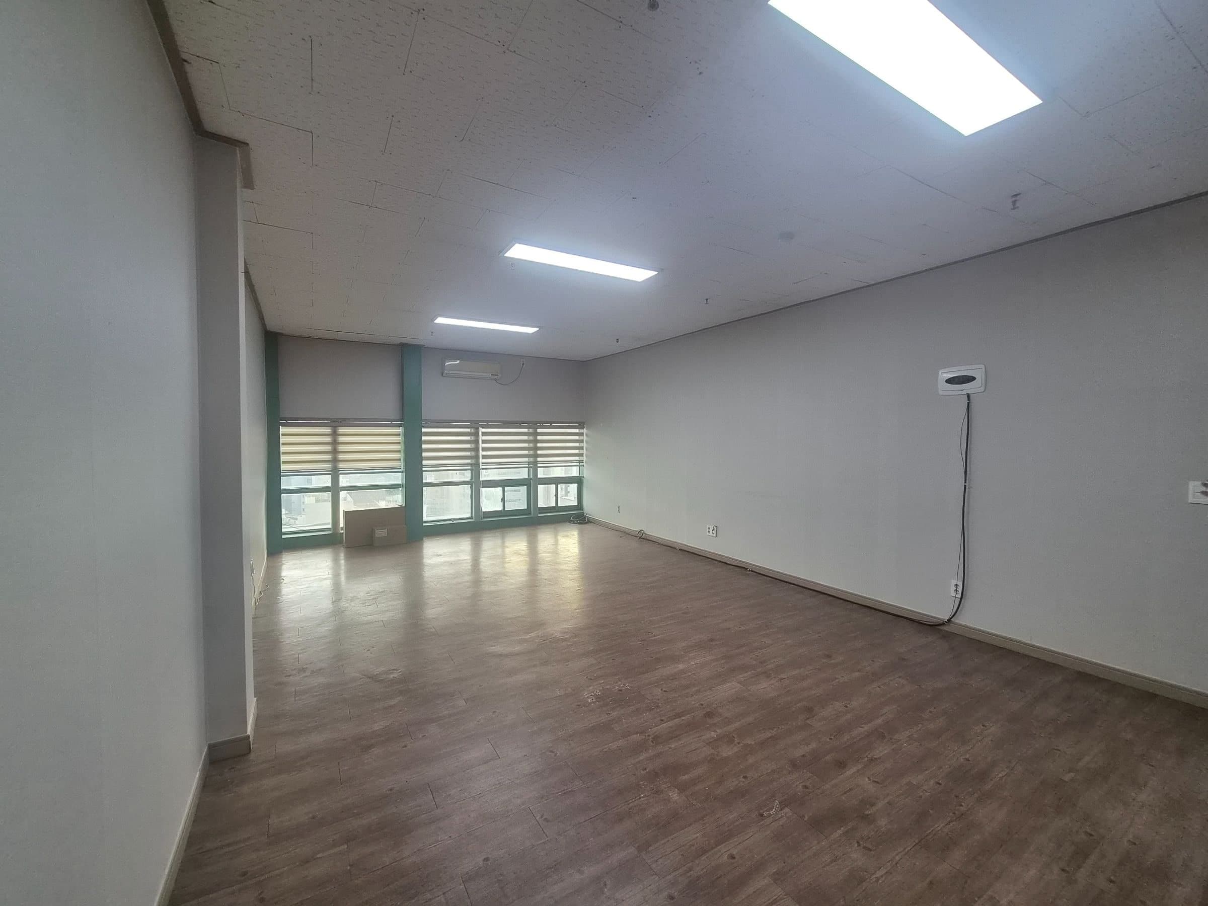 부산광역시 연제구 연산동 사무실 썸네일 2