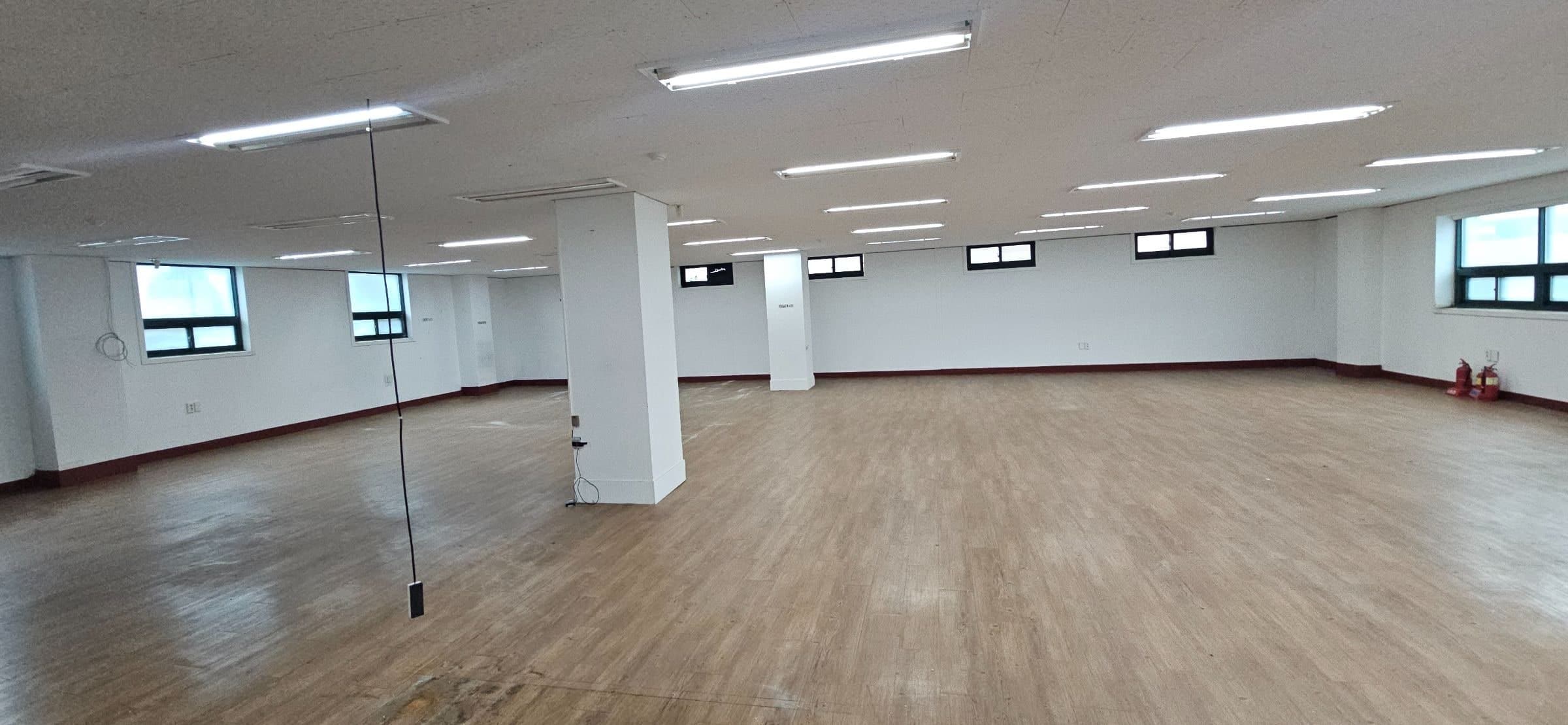 부산광역시 연제구 거제동 사무실 썸네일 2