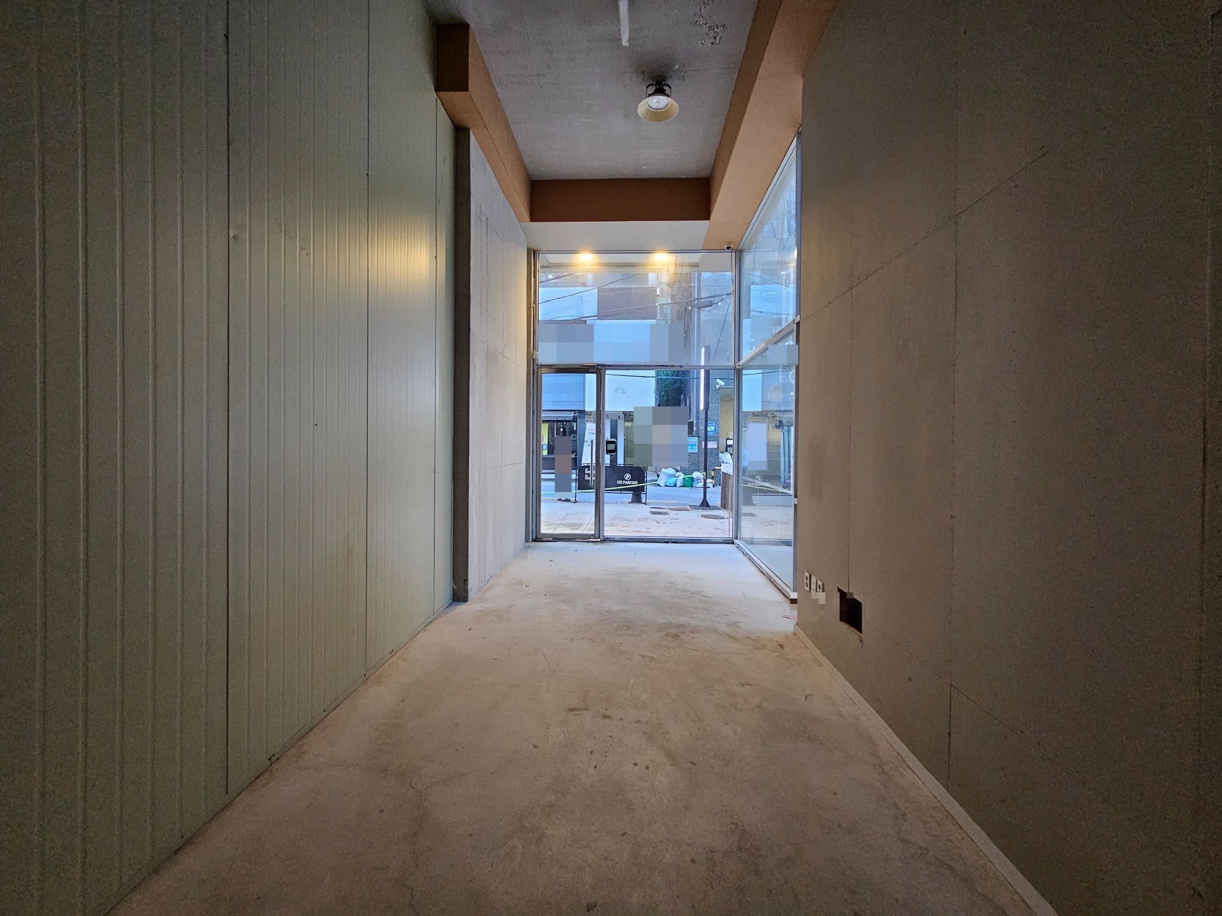 부산광역시 남구 대연동 상가 - 1